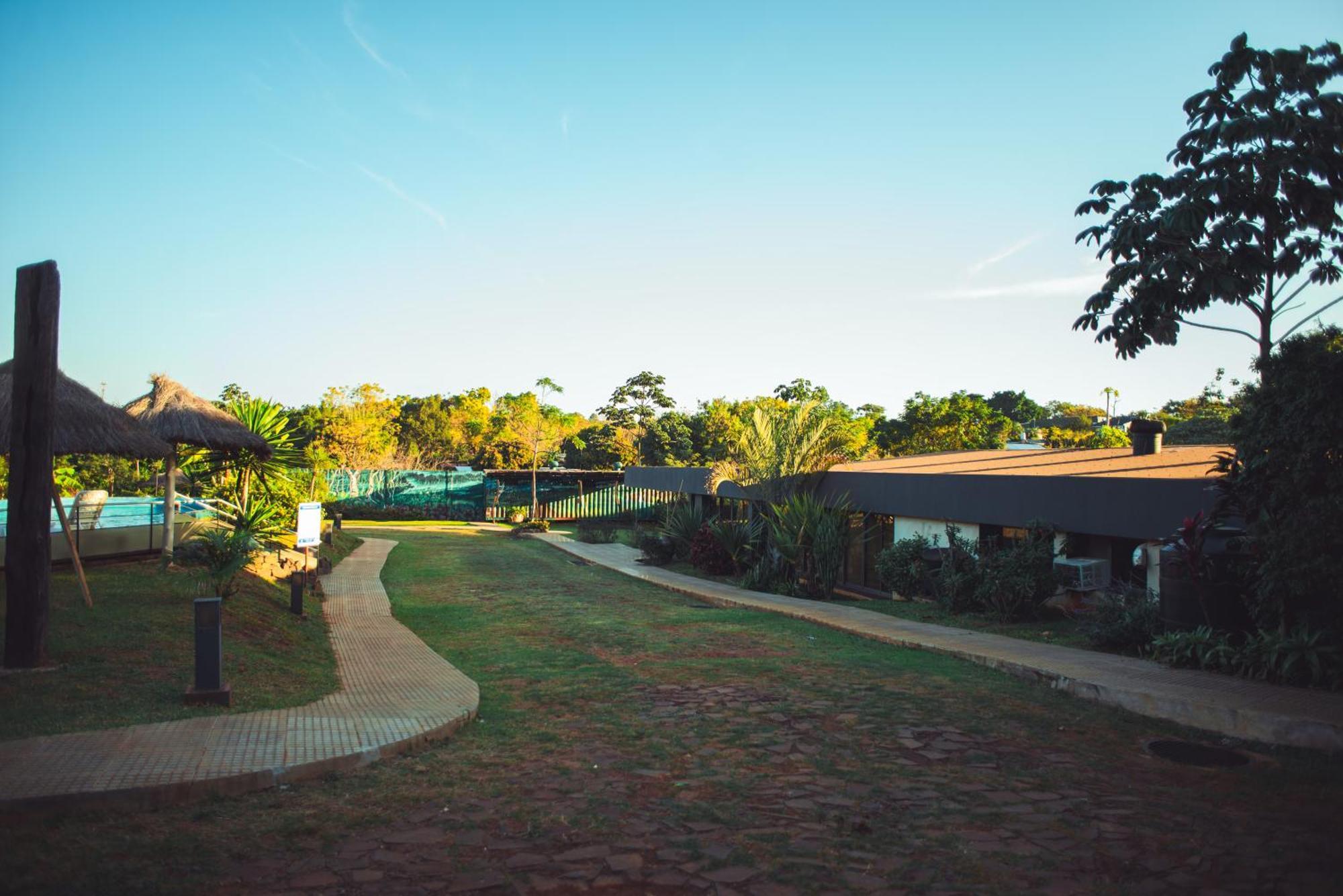 Irova Apart Hotel Posadas Exterior photo